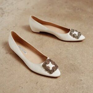 Manolo Blahnik Crystal Embellished Hangisi White Bridal Lace Buckle Classic Flat